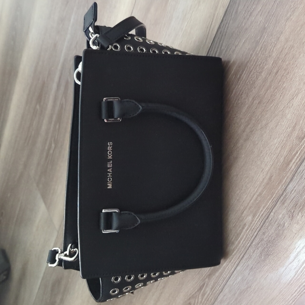 Michael kors black silver grommet saffiano leather